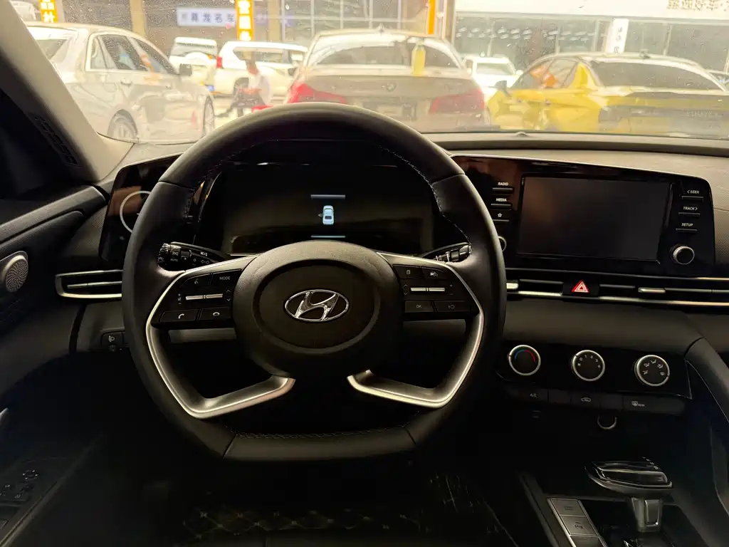Hyundai Elantra 2024 — фото 10