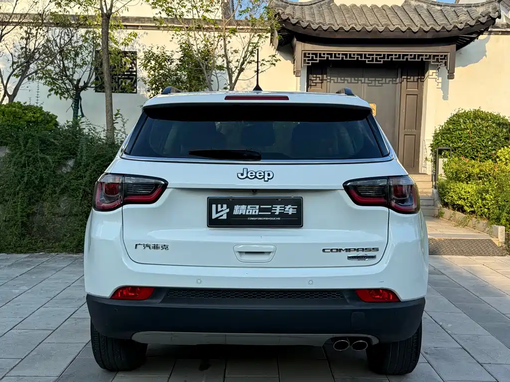 Jeep Compass 2018 — фото 17