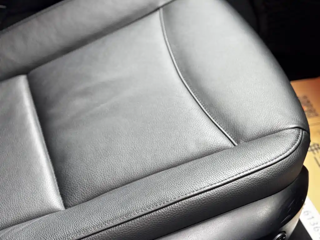 BMW 3 Series 2010 — фото 17