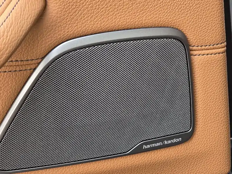 BMW 5 Series 2017 — фото 13