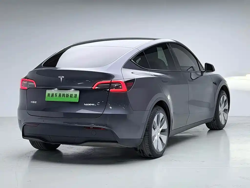 Tesla Model Y 2023 — фото 17