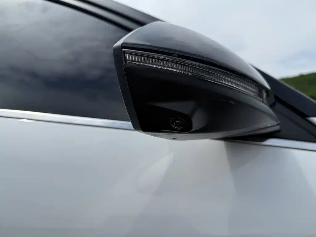 Hyundai Elantra 2022 — фото 12