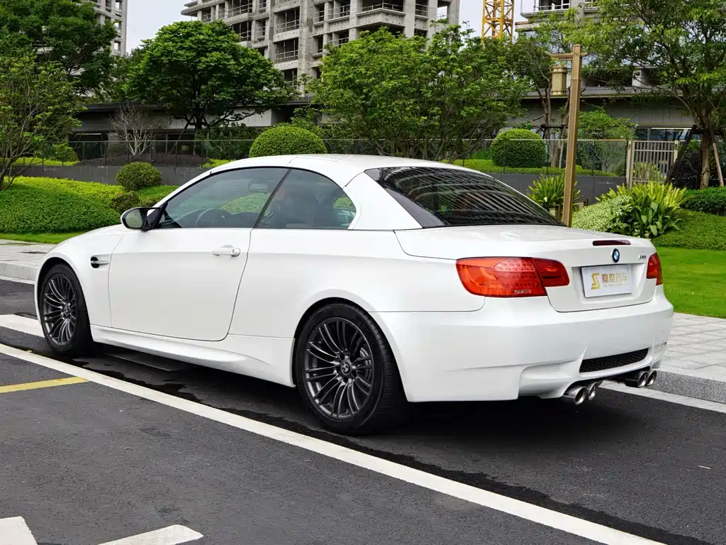 BMW M3 2011 — фото 14