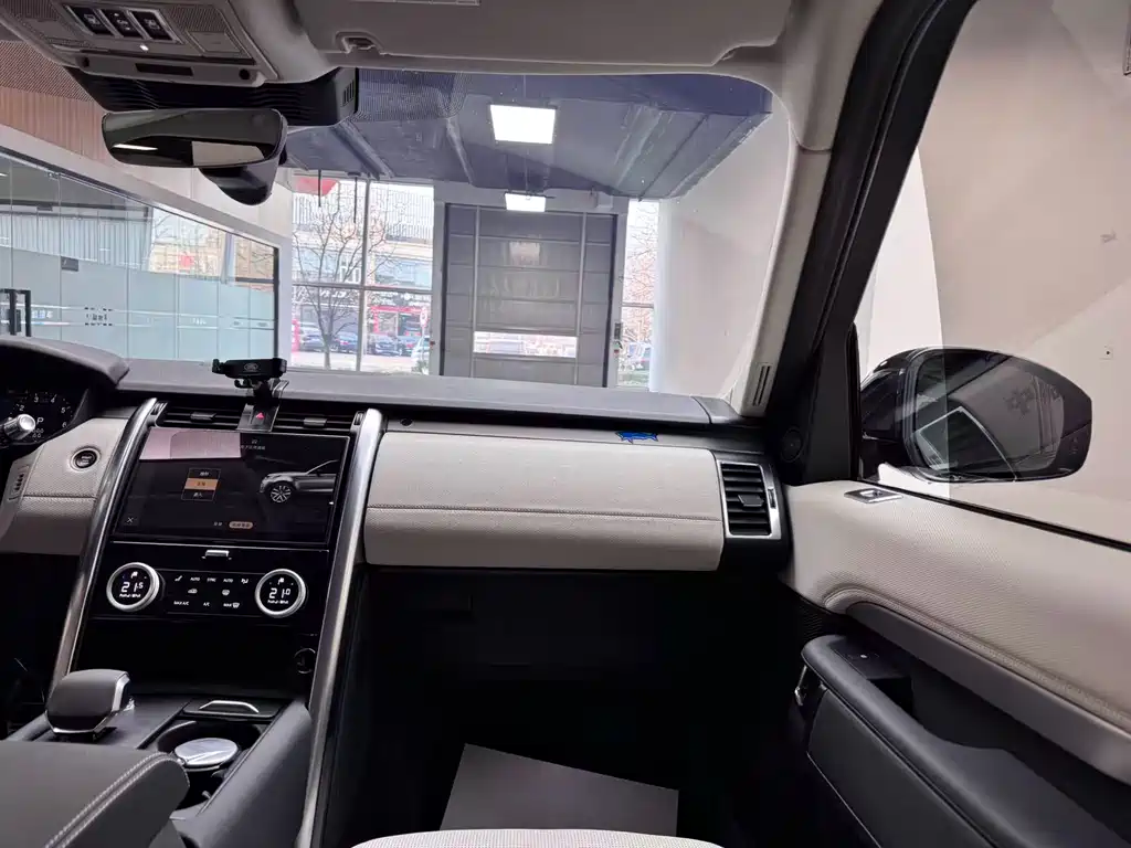 Land Rover Discovery 2021 — фото 20