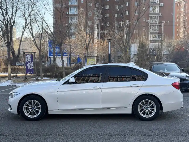 BMW 3 Series 2016 — фото 12