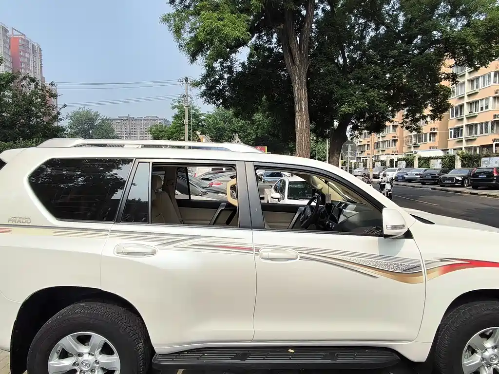 Toyota Prado 2017 — фото 16
