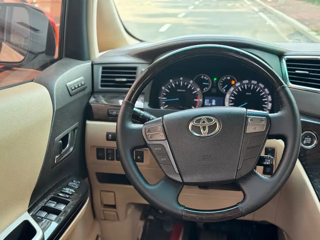 Toyota Alphard 2013 — фото 11