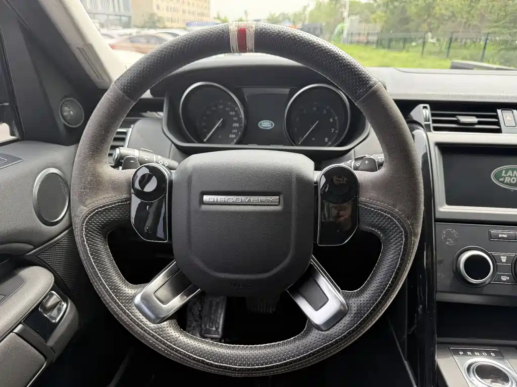 Land Rover Discovery 2019 — фото 15
