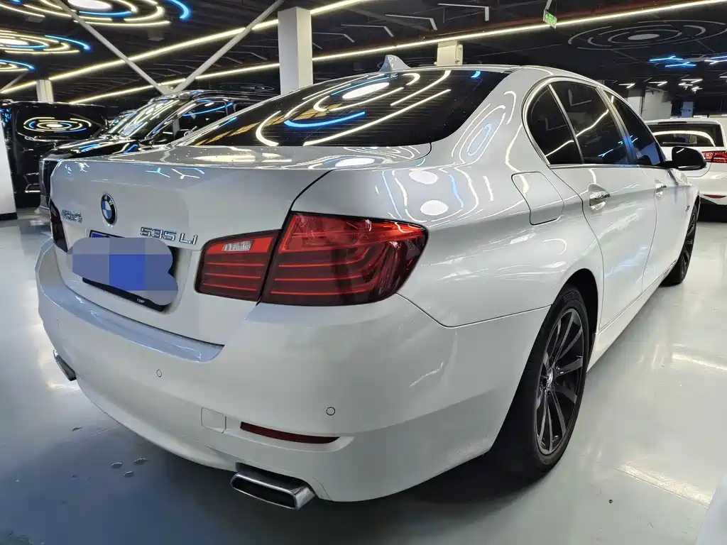 BMW 5 Series 2014 — фото 14