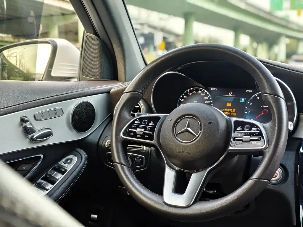 Mercedes-Benz GLC 2021 — фото 9