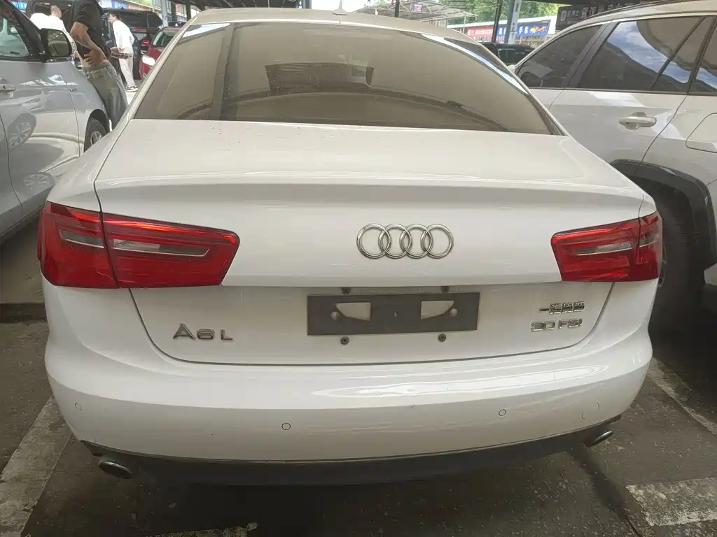Audi A6L 2014 — фото 16