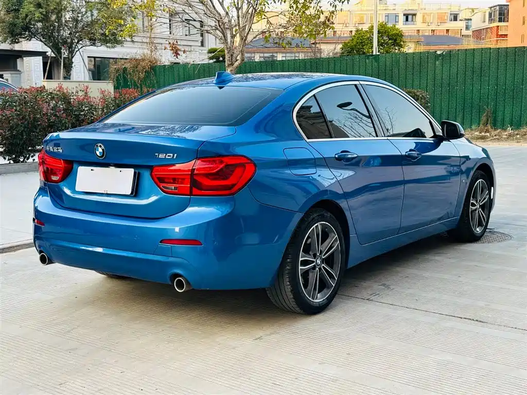 BMW 1 Series 2020 — фото 8
