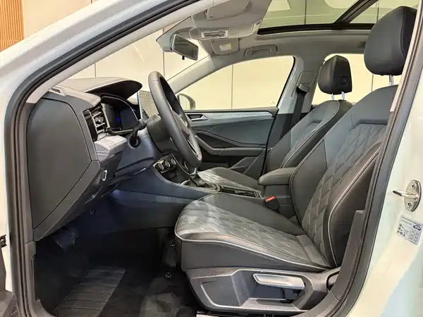 Volkswagen Sagitar 2024