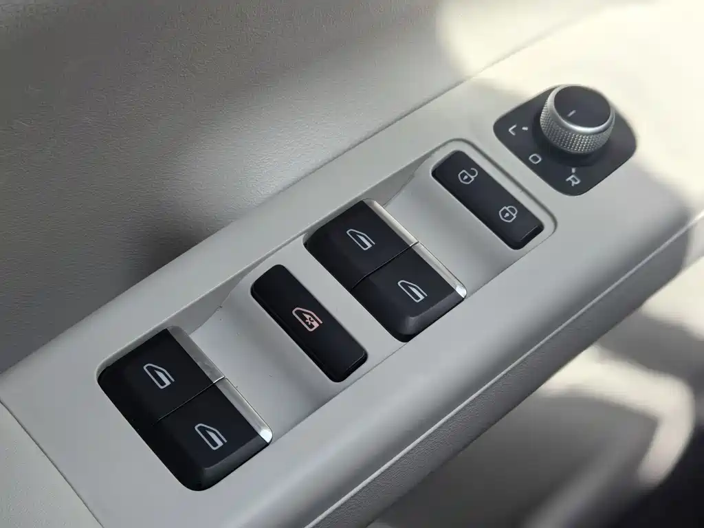 Geely Galaxy Starwish 2025 — фото 8
