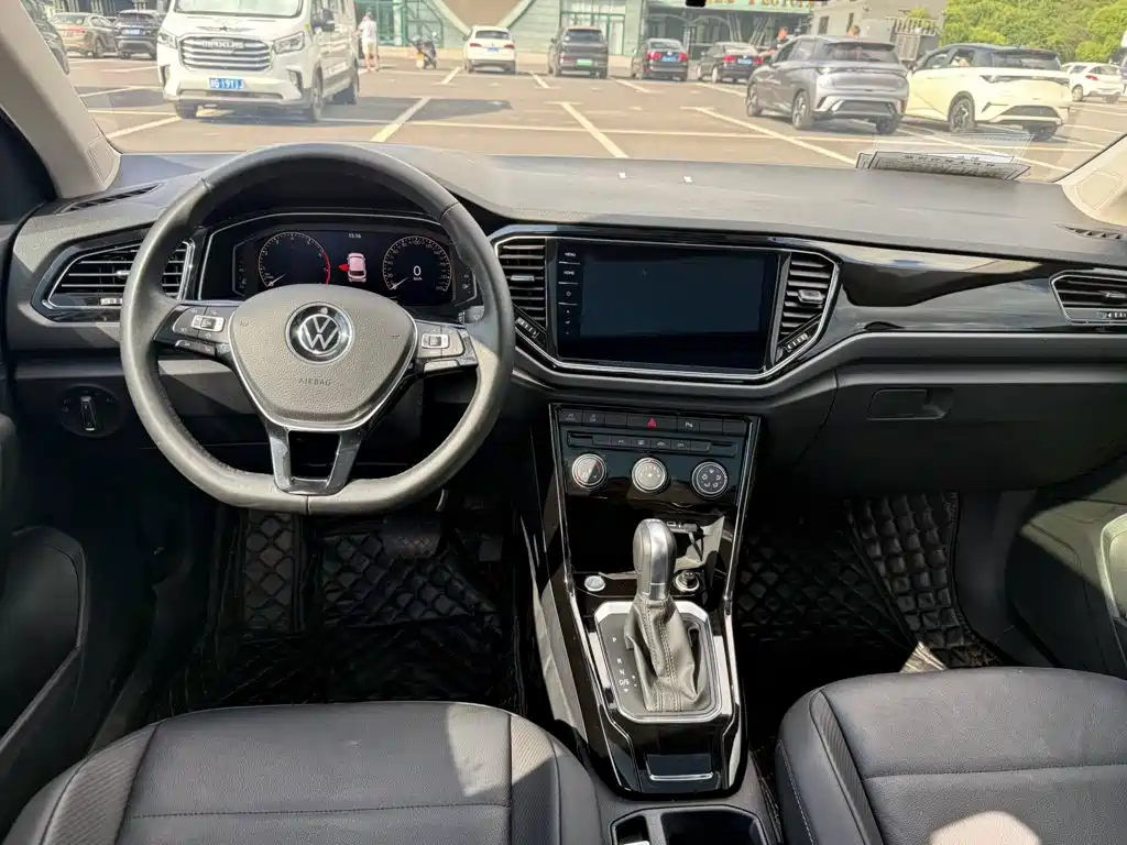 Volkswagen T-Roc 2022 — фото 14