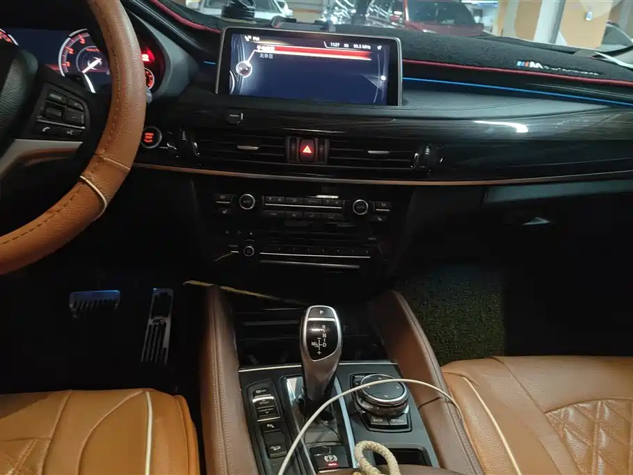 BMW X6 2015 — фото 13