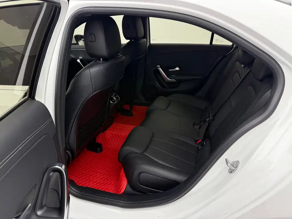 Mercedes-Benz A-Class 2023 — фото 14