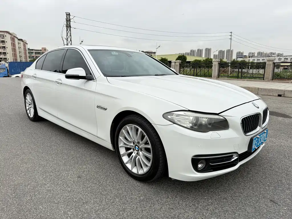 BMW 5 Series 2015 — фото 3
