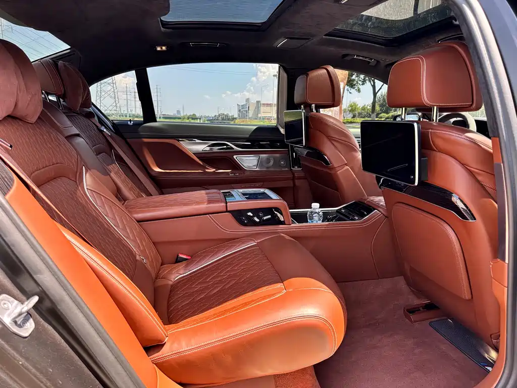 BMW 7 Series 2020 — фото 12