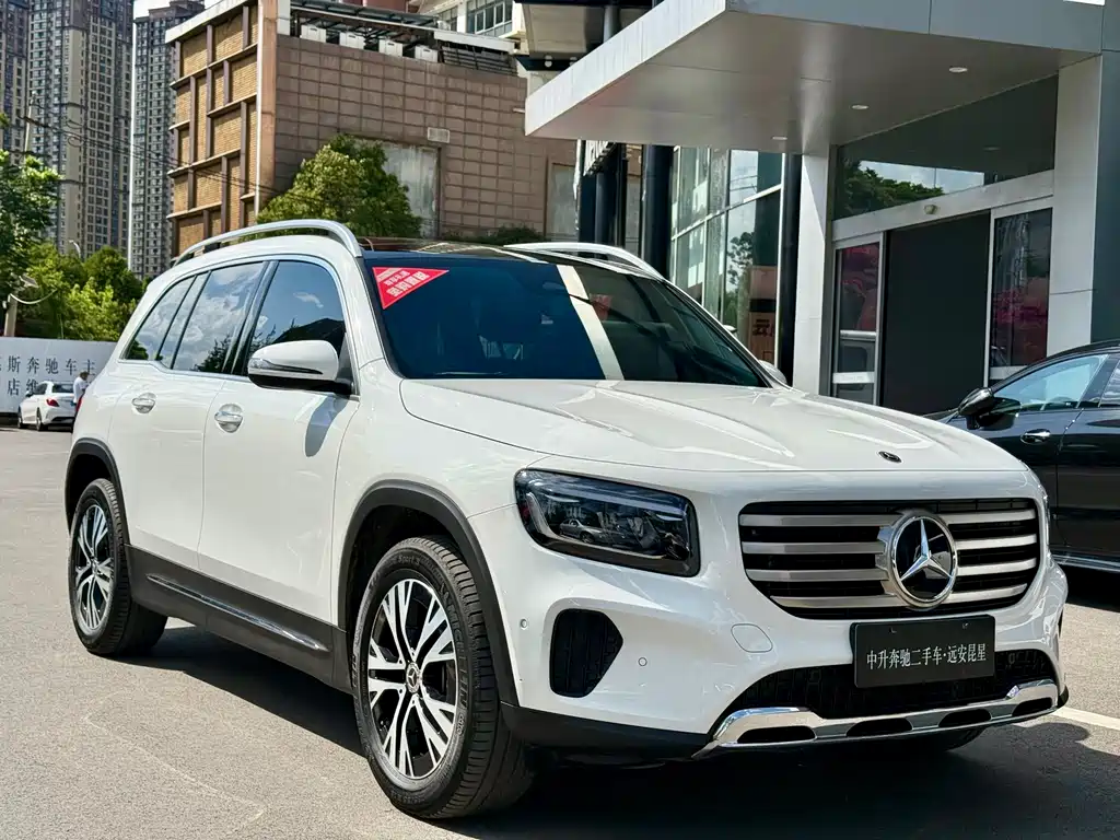 Mercedes-Benz GLB 2024 — фото 3