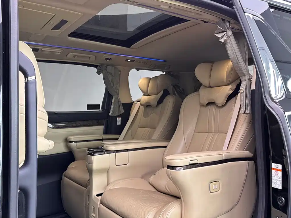 Toyota Alphard 2019 — фото 6