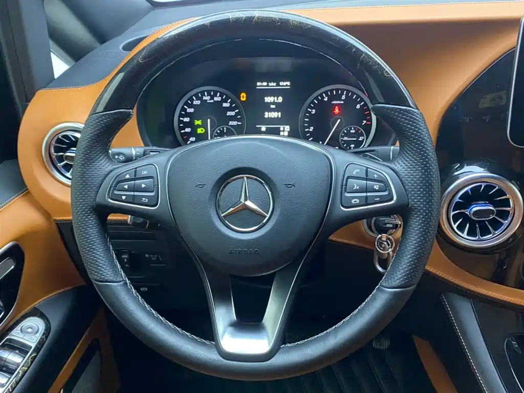 Mercedes-Benz Vito 2023 — фото 15