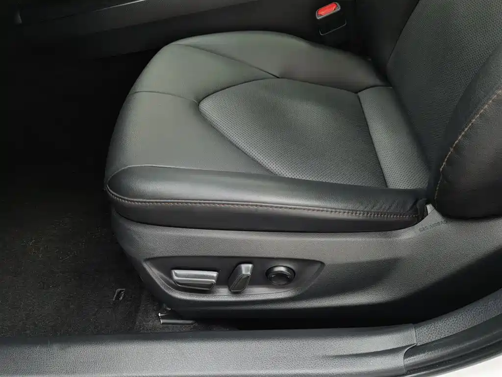 Toyota Camry 2023 — фото 20