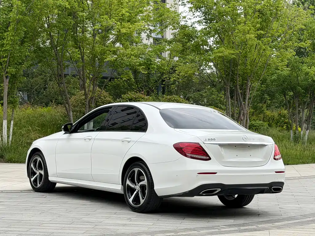 Mercedes-Benz E-Class 2016 — фото 4