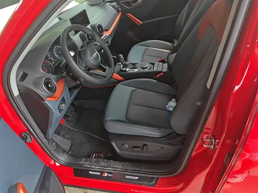 Audi Q2L 2020 — фото 15