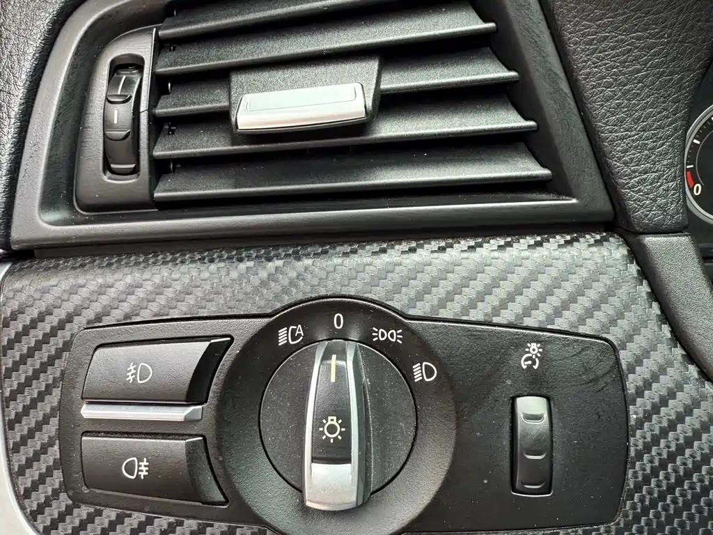 BMW 5 Series 2016 — фото 20