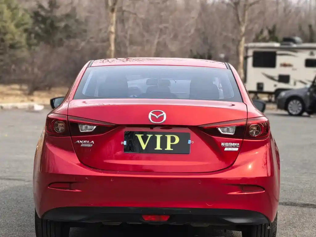 Mazda 3 Axela 2018 — фото 5