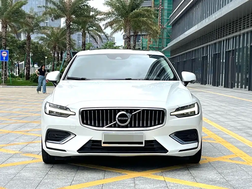 Volvo S60 2020 — фото 2