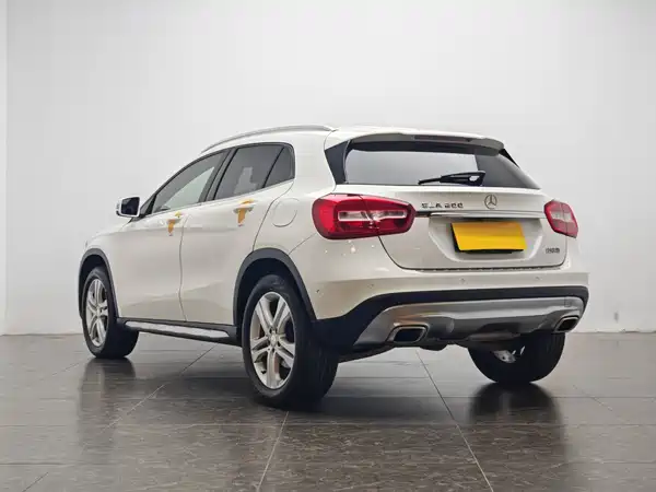 Mercedes-Benz GLA 2015