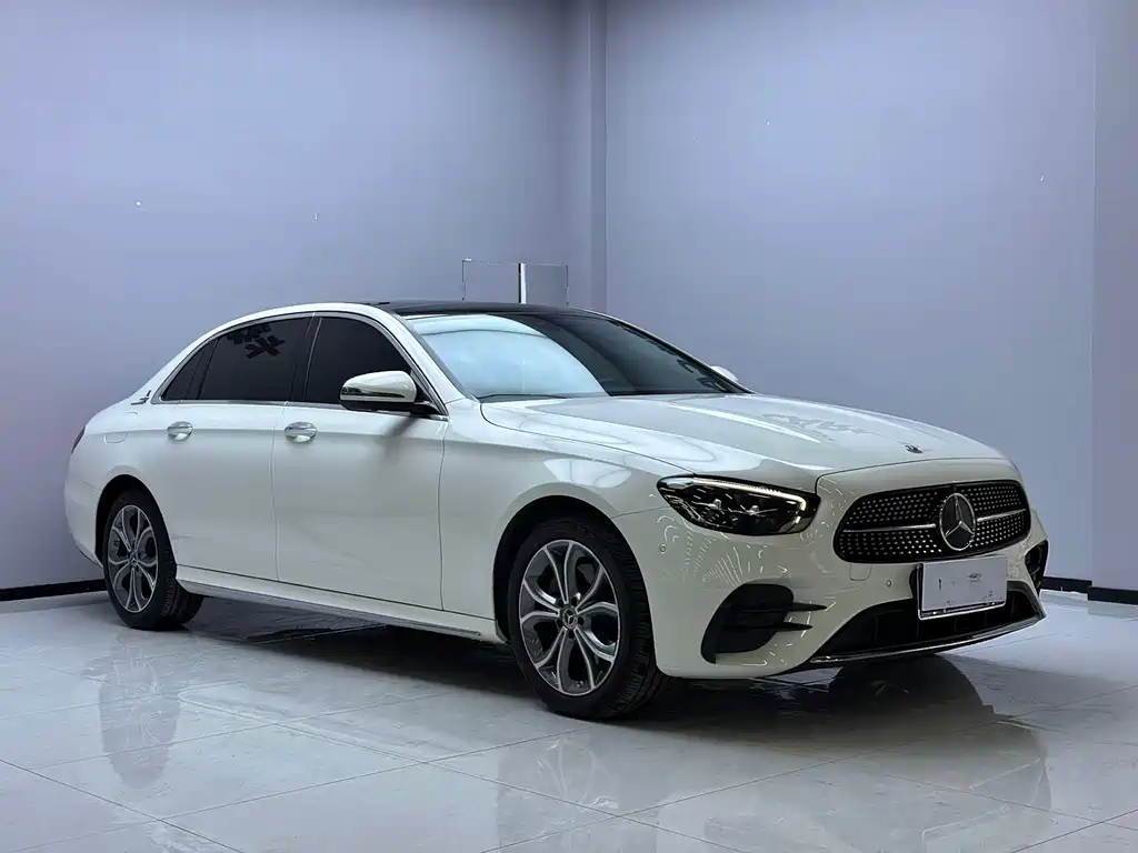Mercedes-Benz E-Class 2023 — фото 3