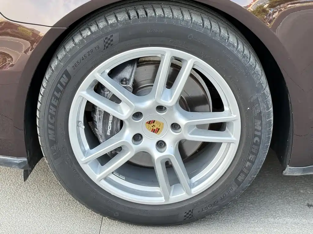 Porsche Panamera 2018 — фото 20