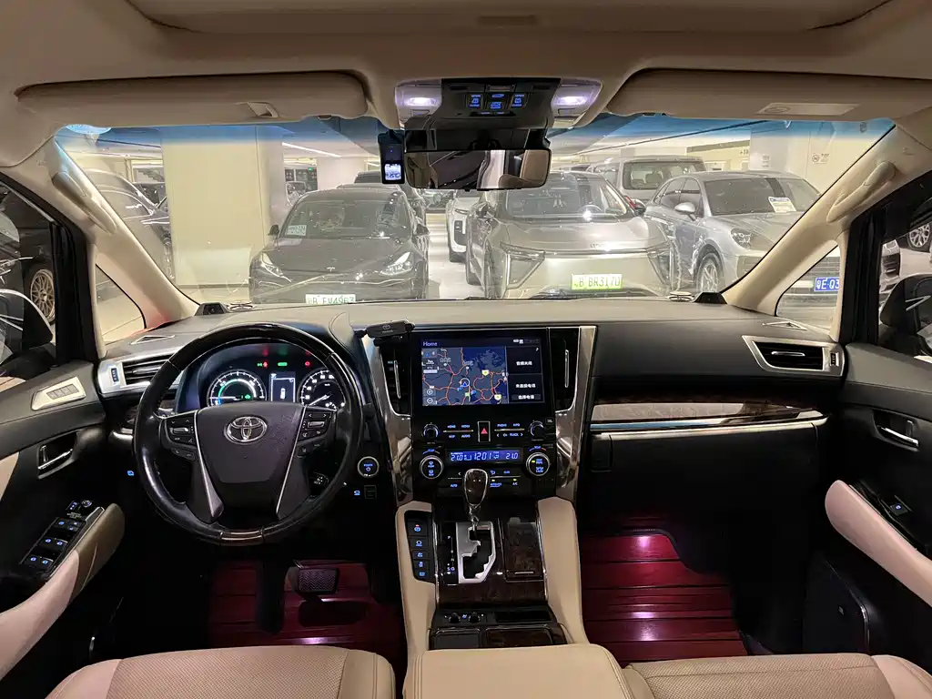 Toyota Alphard 2021 — фото 10