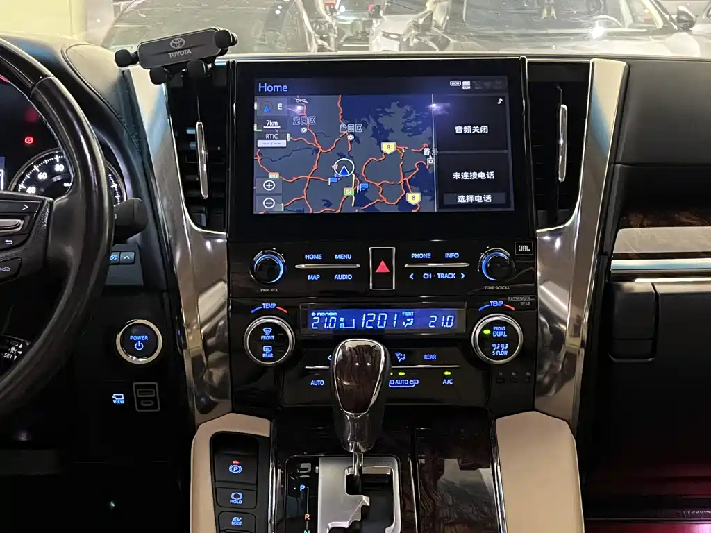 Toyota Alphard 2021 — фото 12