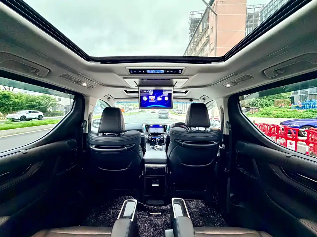Toyota Vellfire 2019 — фото 12