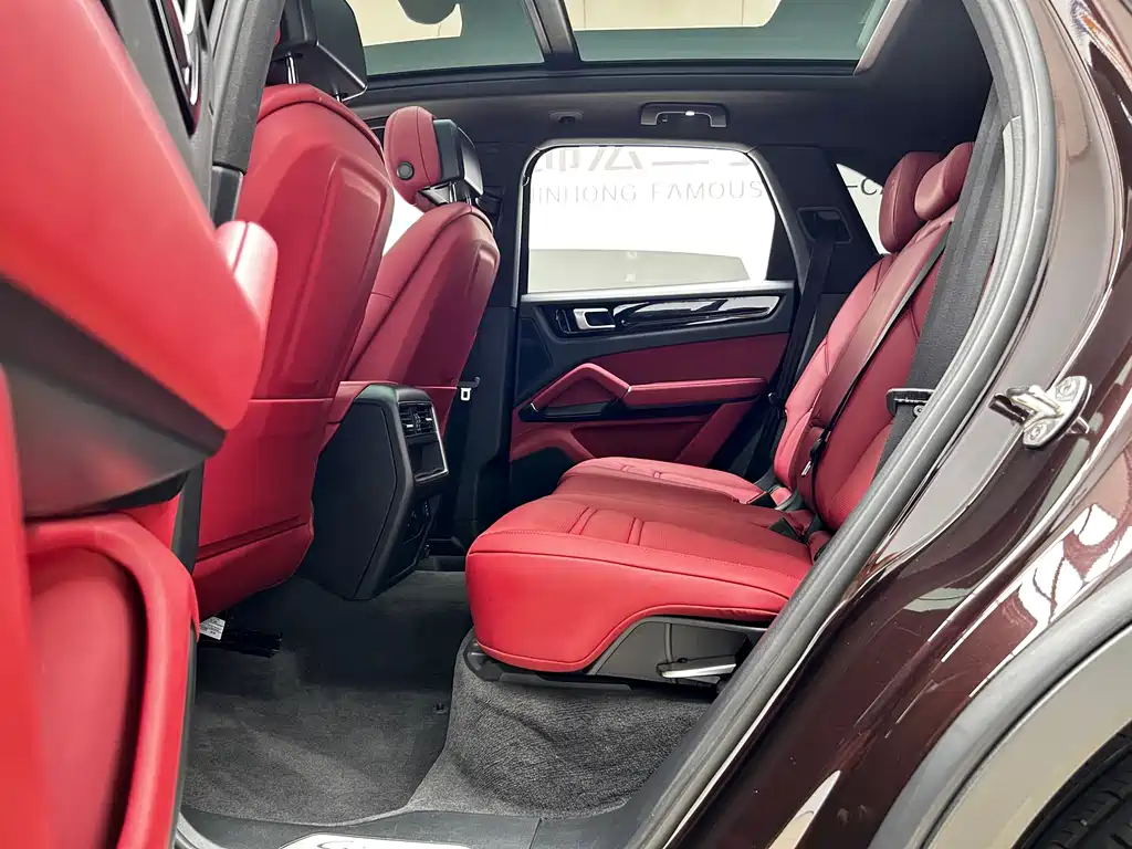 Porsche Cayenne 2019 — фото 12
