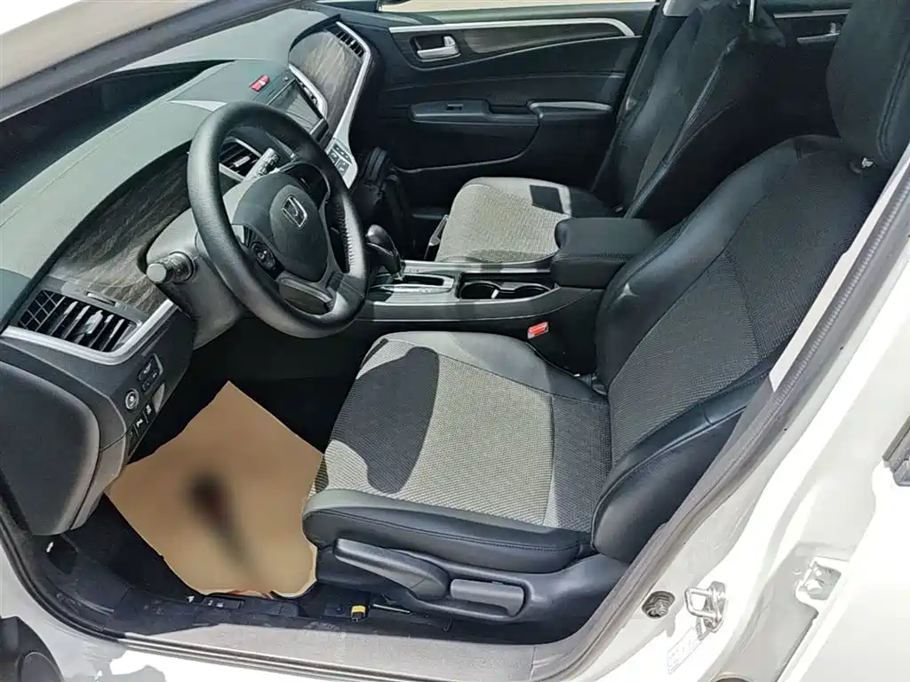 Honda Jade 2017 — фото 15