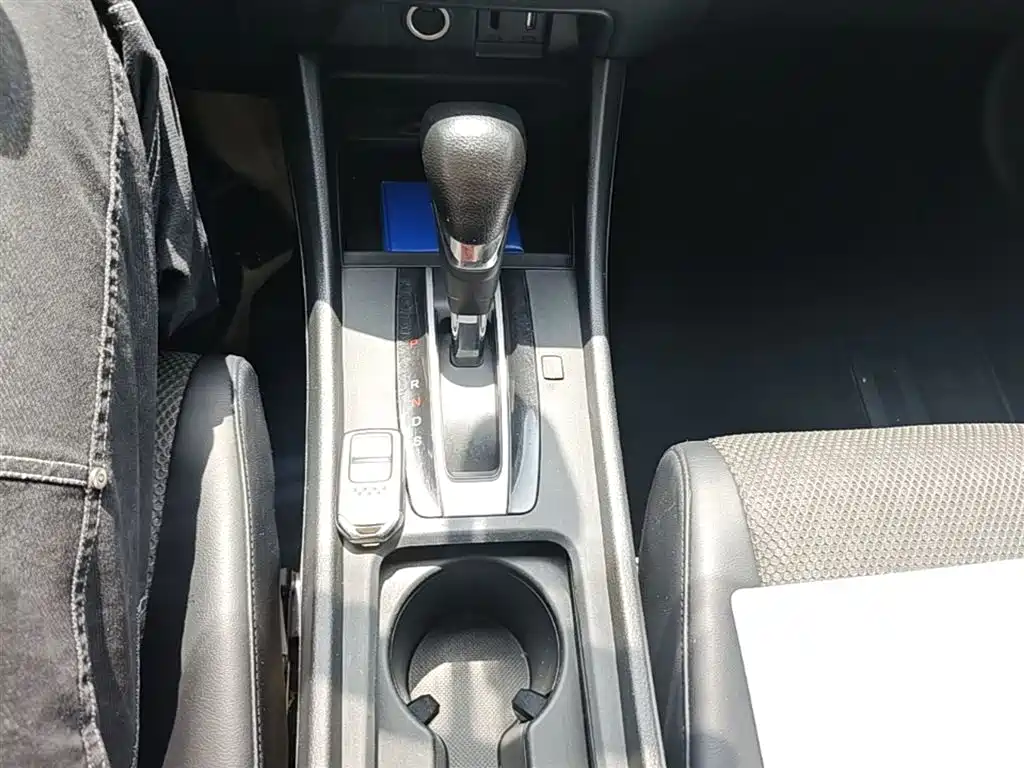 Honda Jade 2017 — фото 14