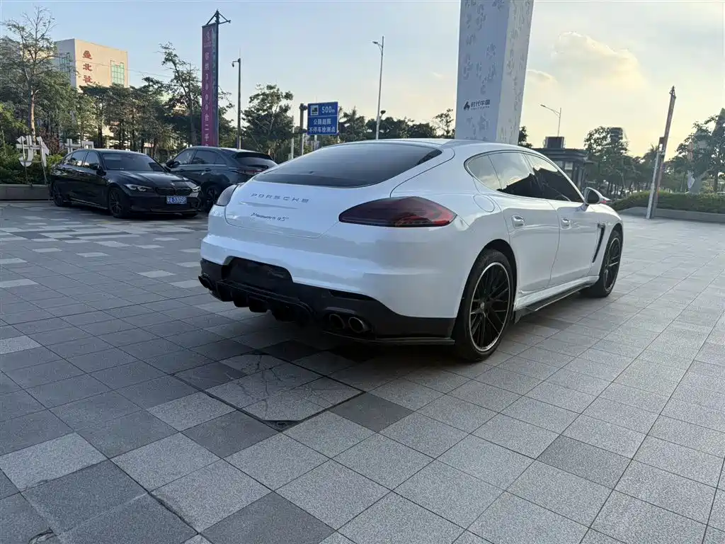 Porsche Panamera 2015 — фото 5