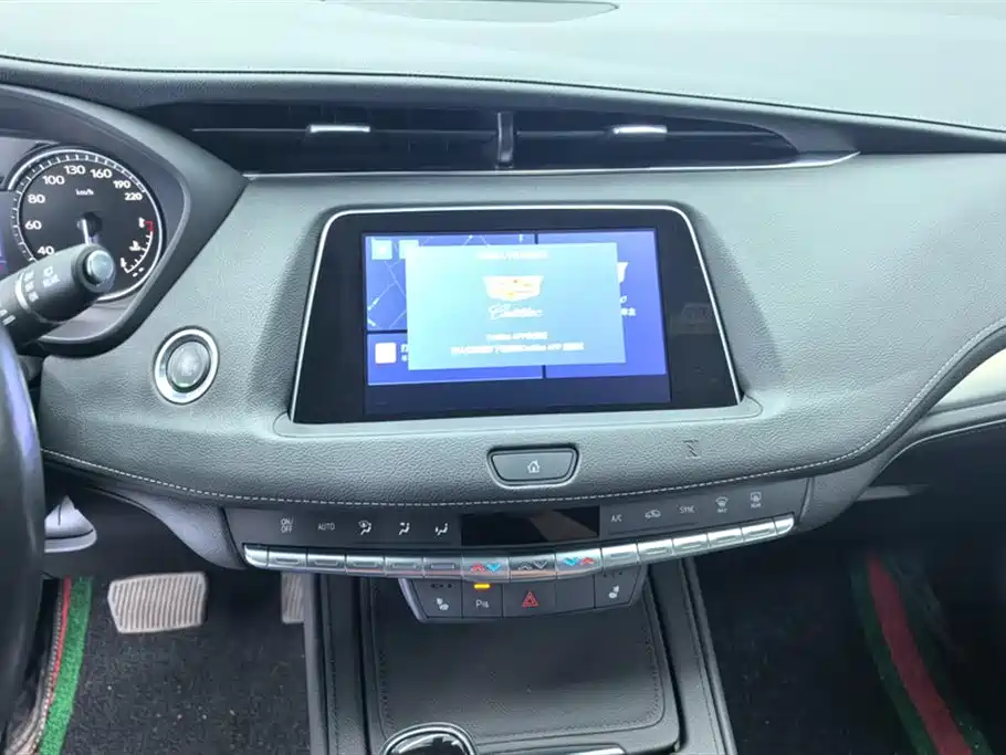 Cadillac XT4 2021 — фото 13