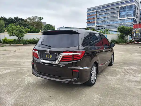Honda Elysion 2017