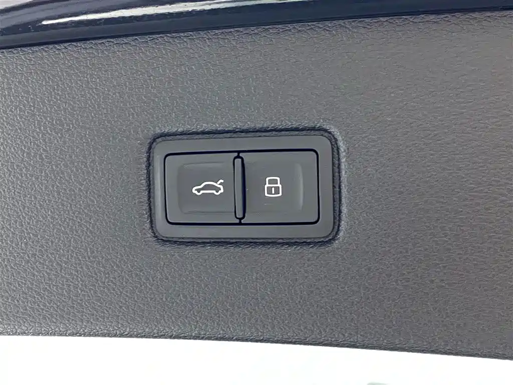 Audi Q7 2022 — фото 33