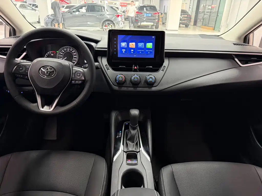 Toyota Corolla 2023 — фото 13
