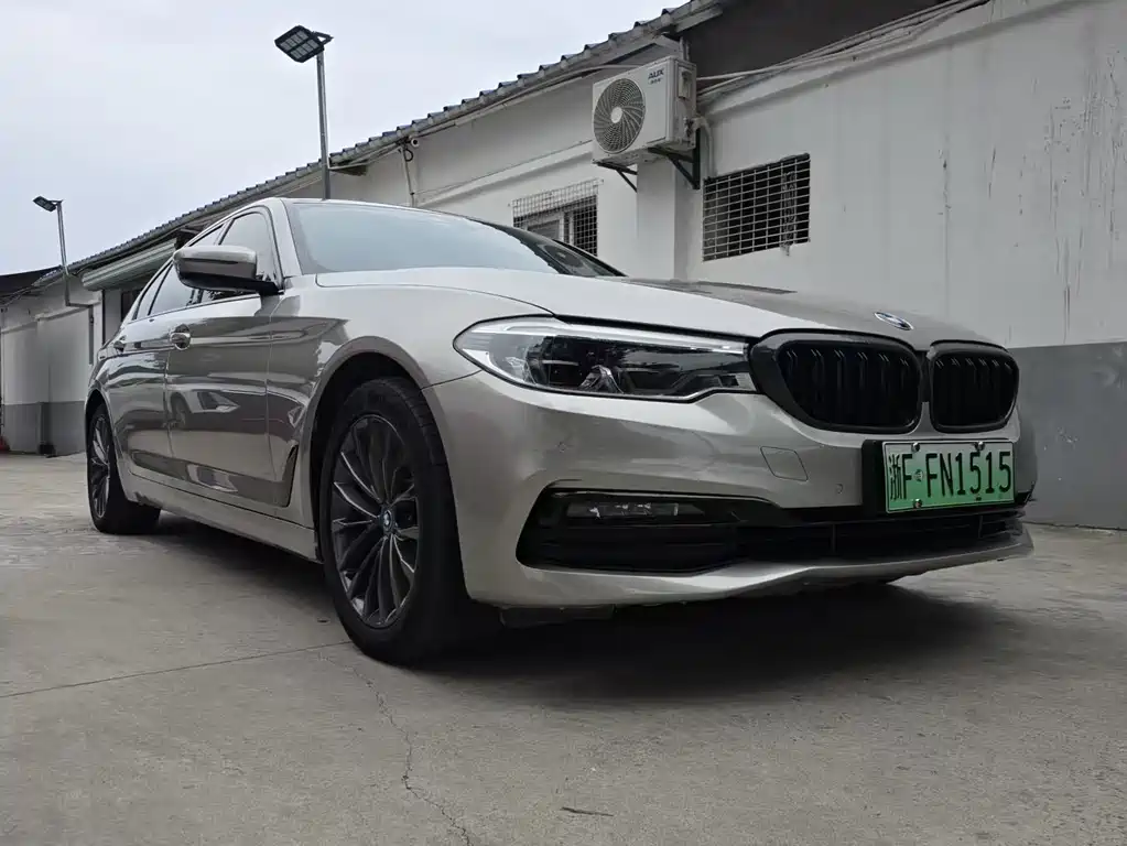 BMW 5 Series New Energy 2019 — фото 3
