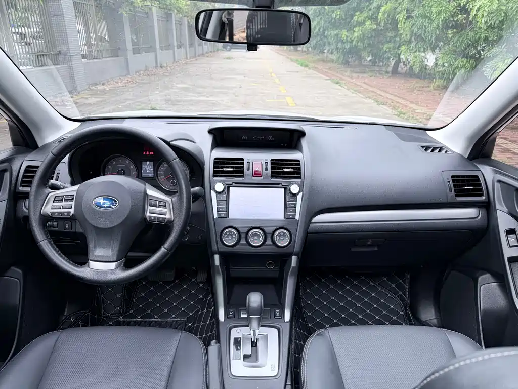 Subaru Forester 2014 — фото 11