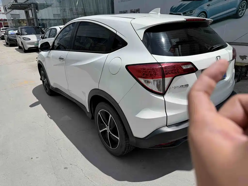 Honda Vezel 2022 — фото 9