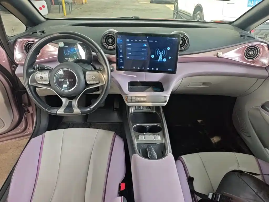 BYD Dolphin 2022 — фото 10